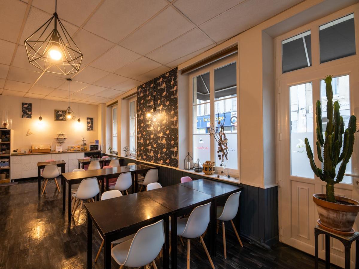 Logis Hotel Au Croissant Buzancais Екстер'єр фото