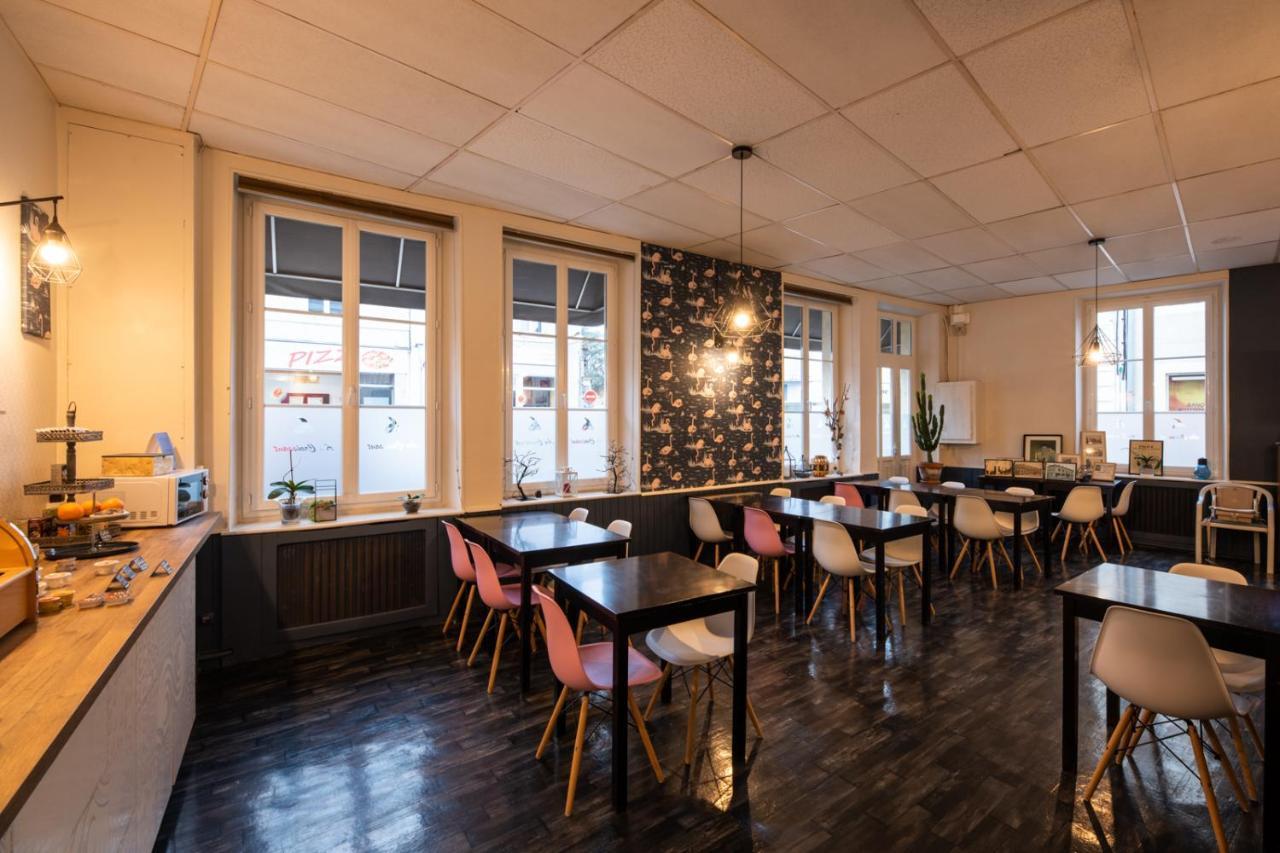Logis Hotel Au Croissant Buzancais Екстер'єр фото