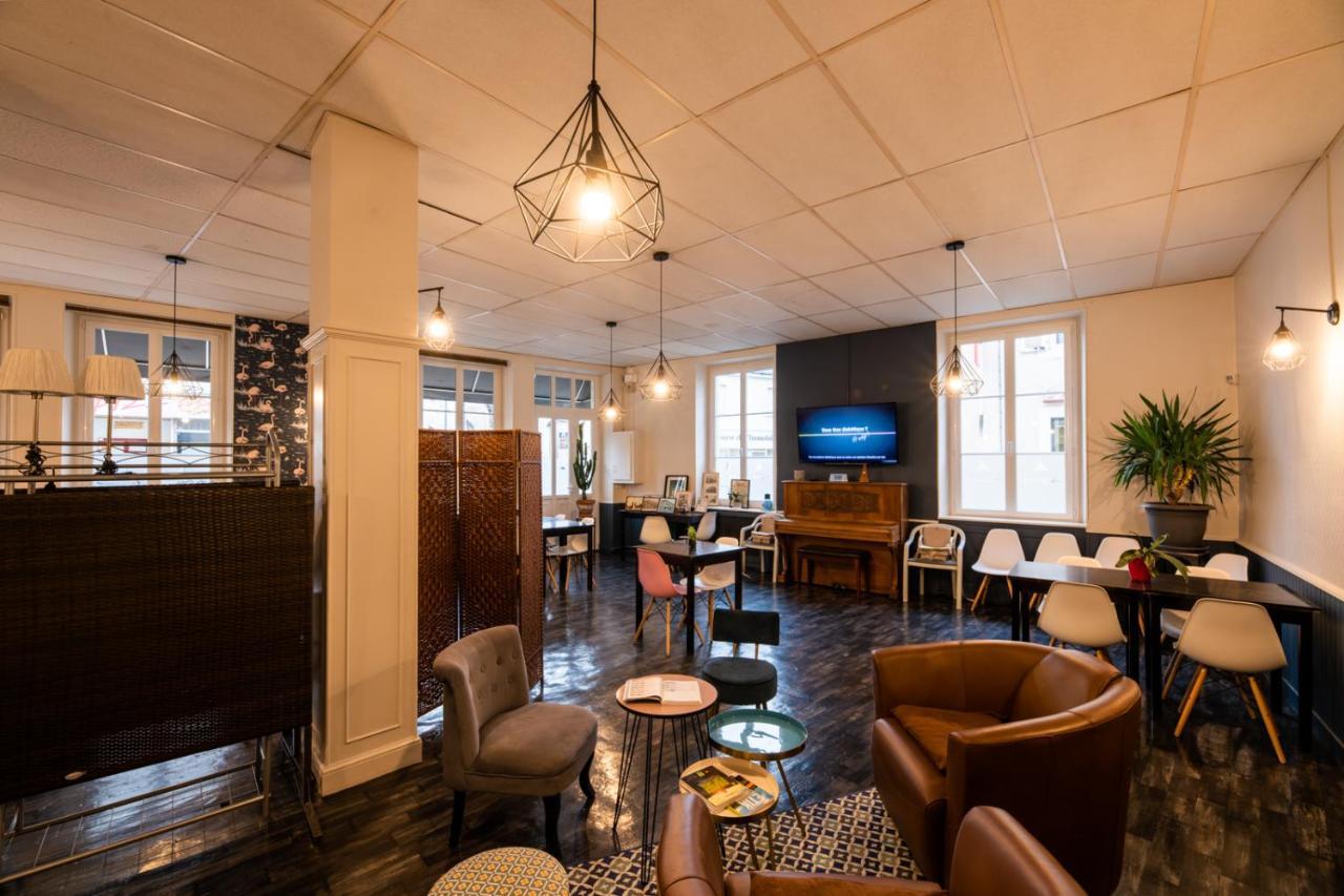 Logis Hotel Au Croissant Buzancais Екстер'єр фото