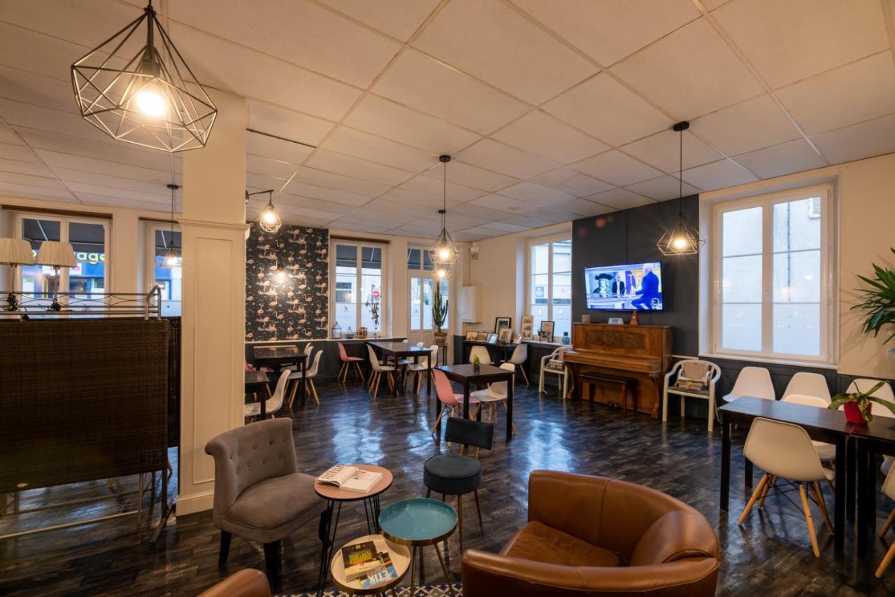 Logis Hotel Au Croissant Buzancais Екстер'єр фото