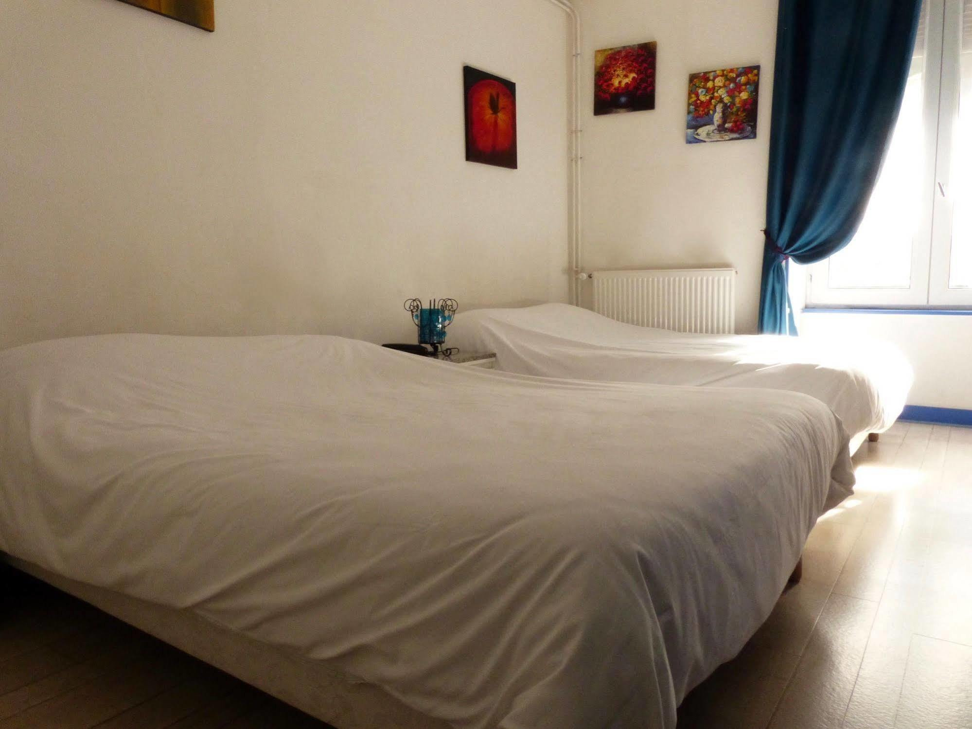 Logis Hotel Au Croissant Buzancais Екстер'єр фото